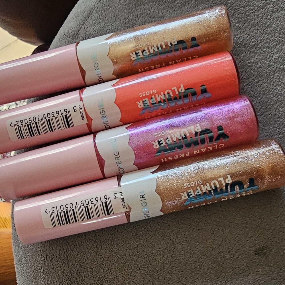 CoverGirl Plumpify Lip Gloss Set Of 4